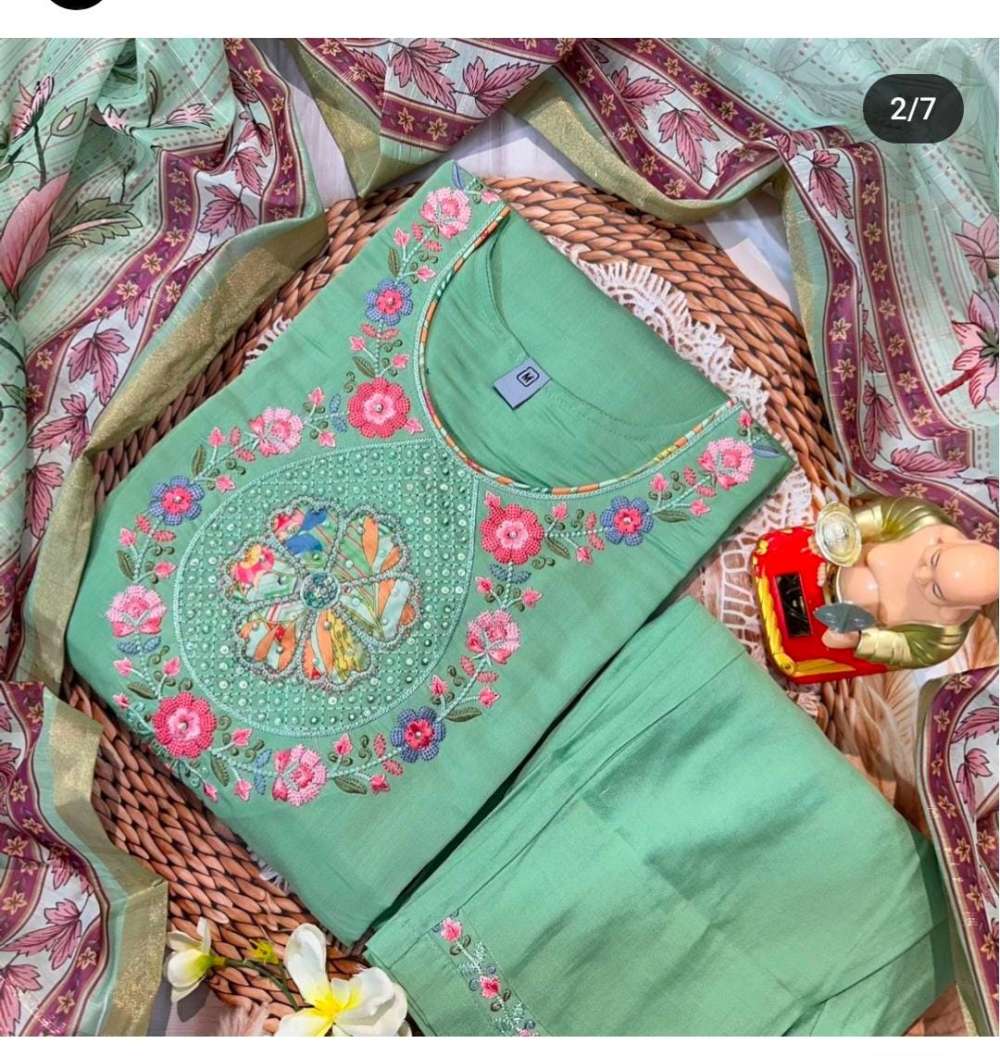Hand work kurthi 3 piece set