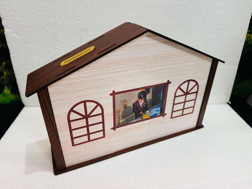 House shape Money bank