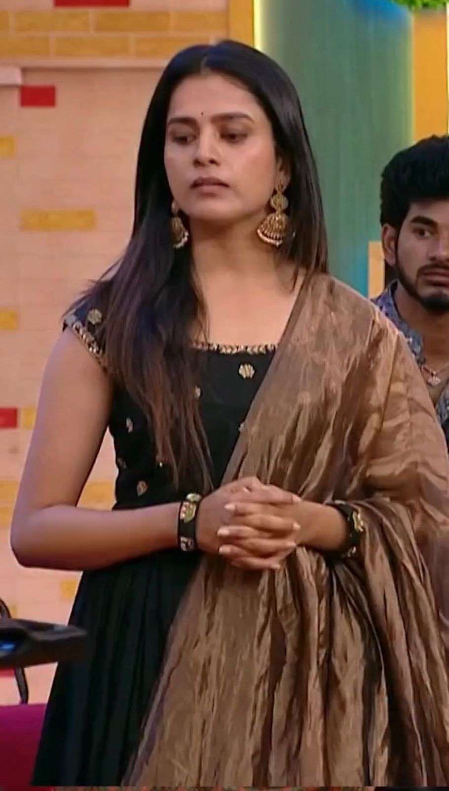 Bigboss Thanuja Maggam work dress with dupatta