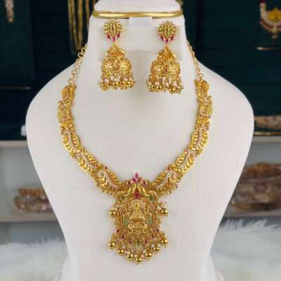 Premium quality necklace with jumkas