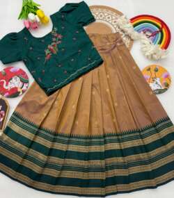 kids lehenga : Pooja10 - Thumbnail Image 3