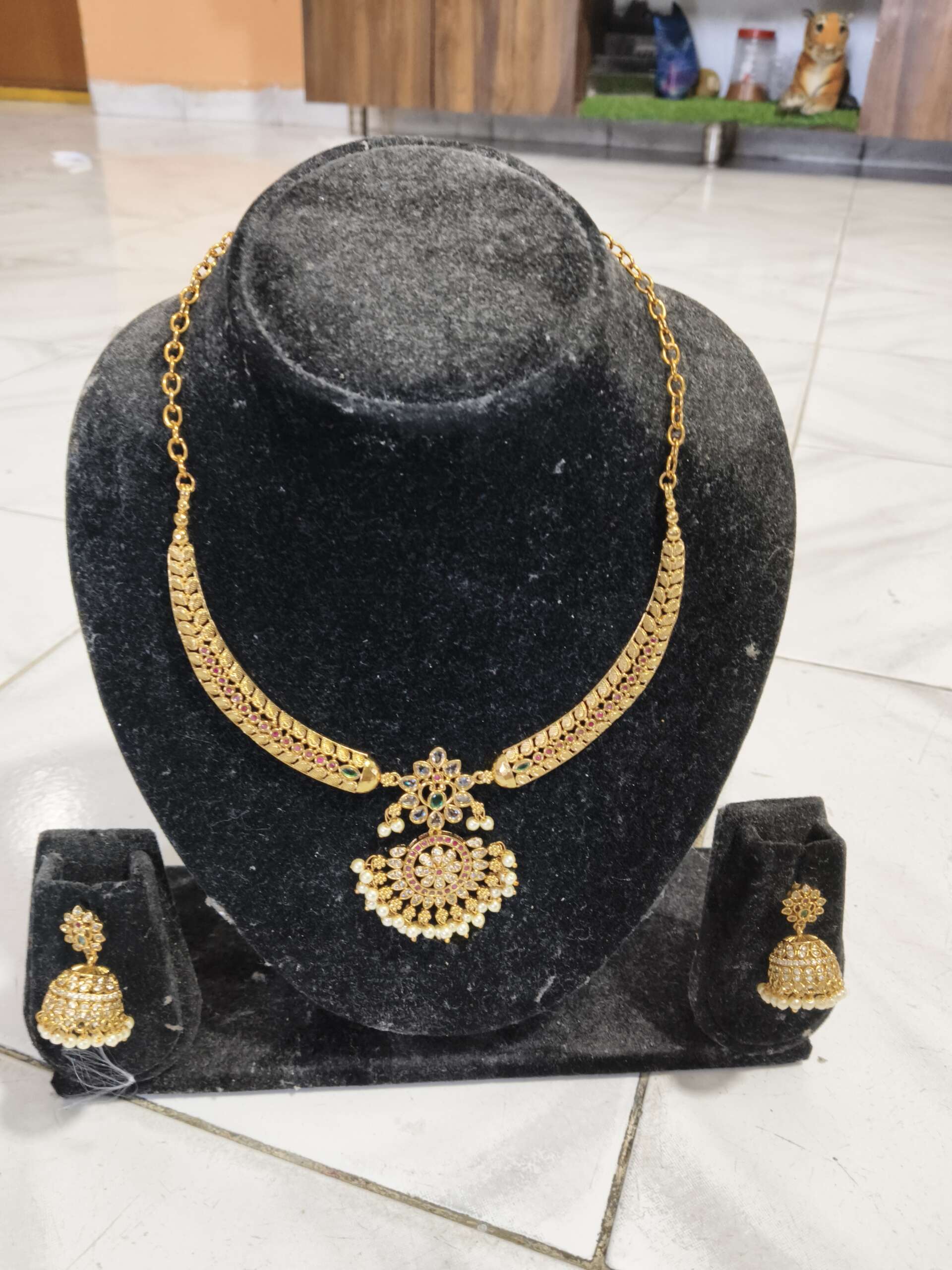 Gold finished Kante with jhumka's - Image 1