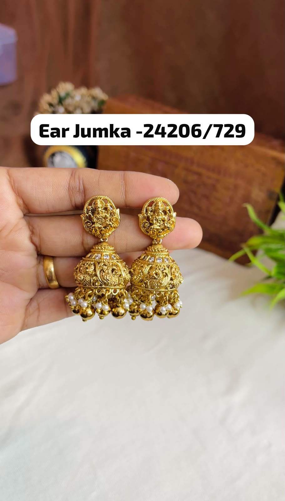 Antique jhumka's with screw back - Image 1